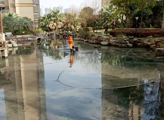 师宗景观池淤泥清理