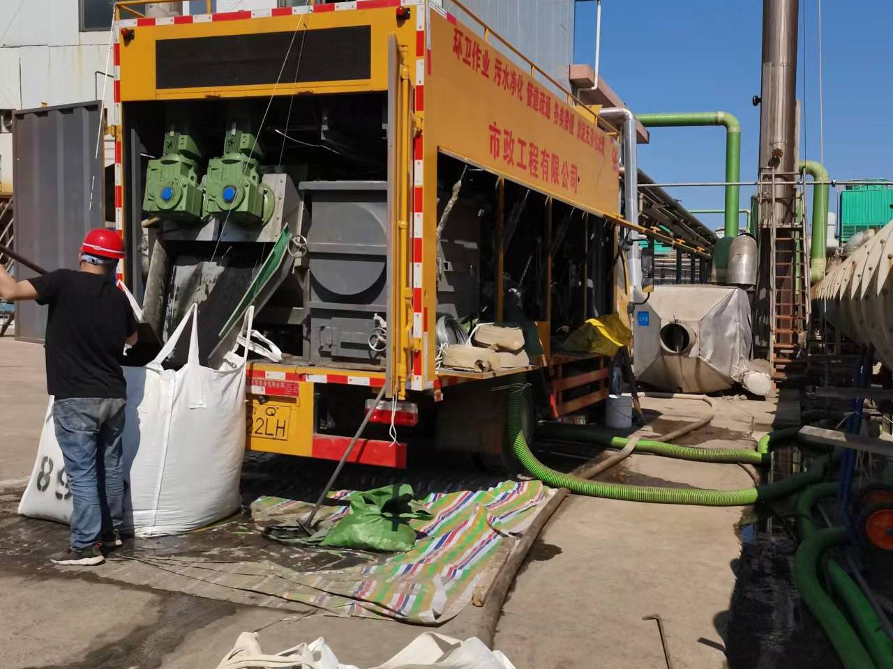 师宗淤泥压干处理